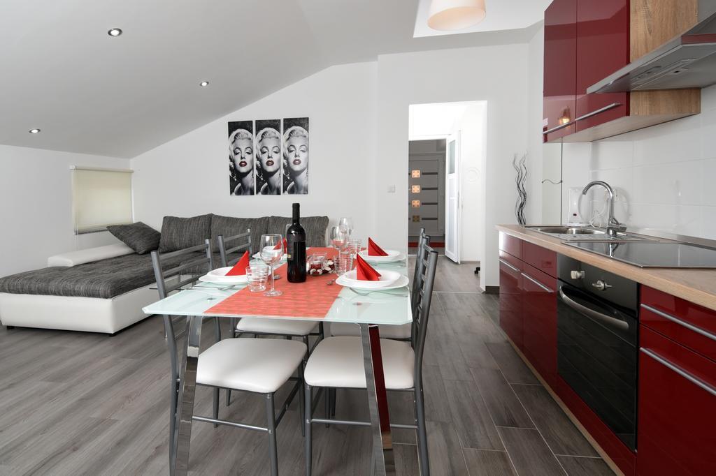 Marinici  Apartments Trampi מראה חיצוני תמונה