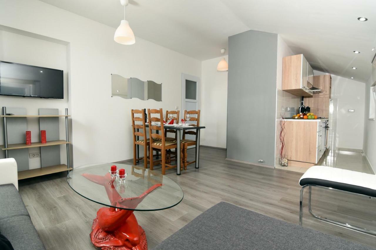 Marinici  Apartments Trampi מראה חיצוני תמונה