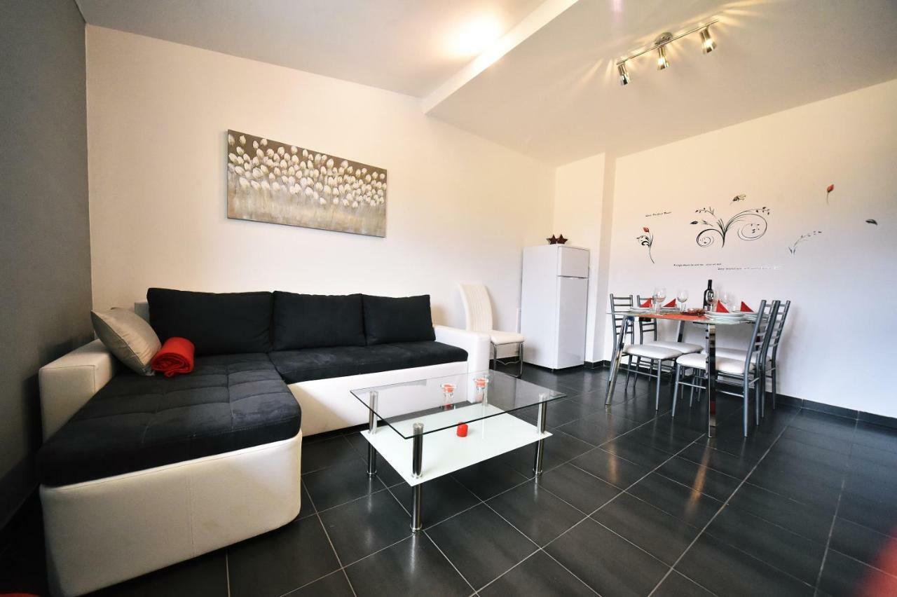 Marinici  Apartments Trampi מראה חיצוני תמונה