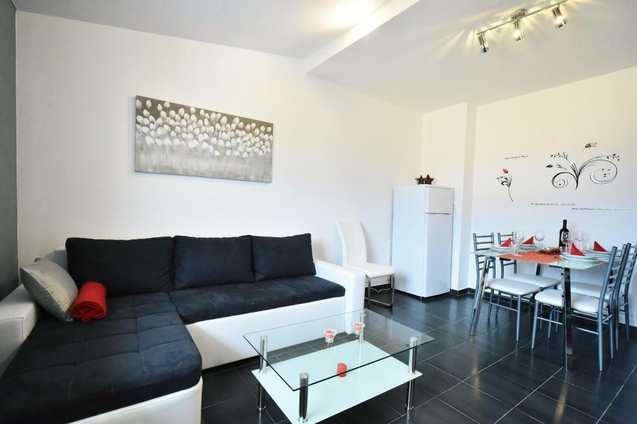 Marinici  Apartments Trampi מראה חיצוני תמונה